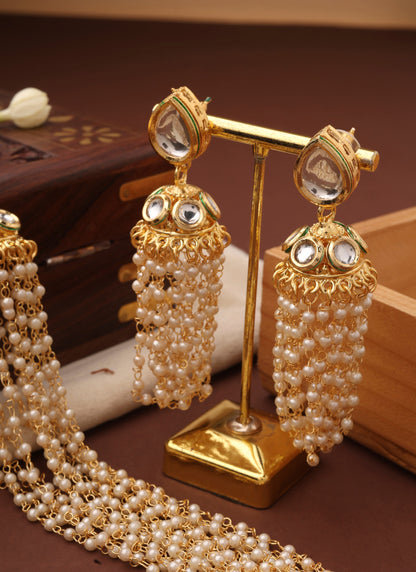 Pearl Layer Necklace with Kundan Side Pendants